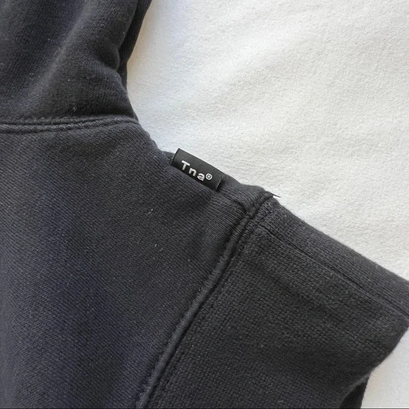 Aritzia Tna Airy Fleece Boyfriend 1/4 Zip Cropped Sweatshirt XS - Picture 9 of 10